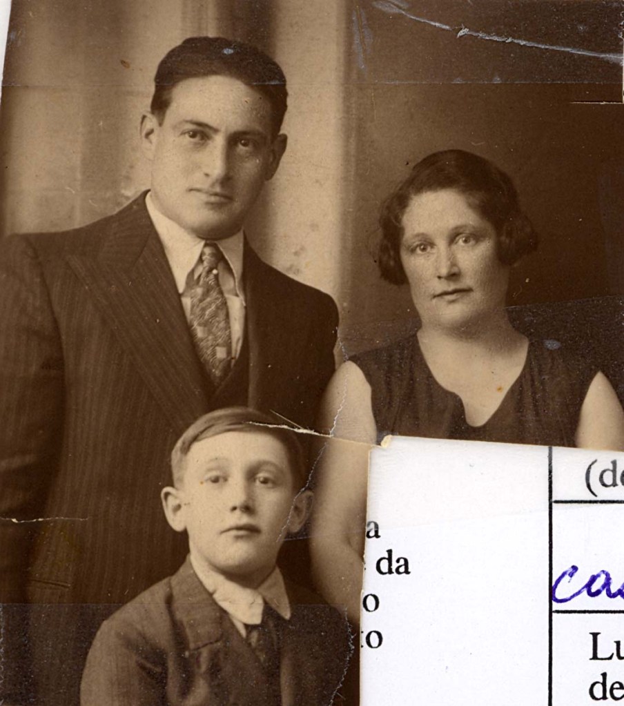Jankiel, Bella et Charles Wajsfelner. Non datée, probablement après leur arrivée en France en 1930-1931.
[Source : Yad Vashem, collection Suzanne Charak].
